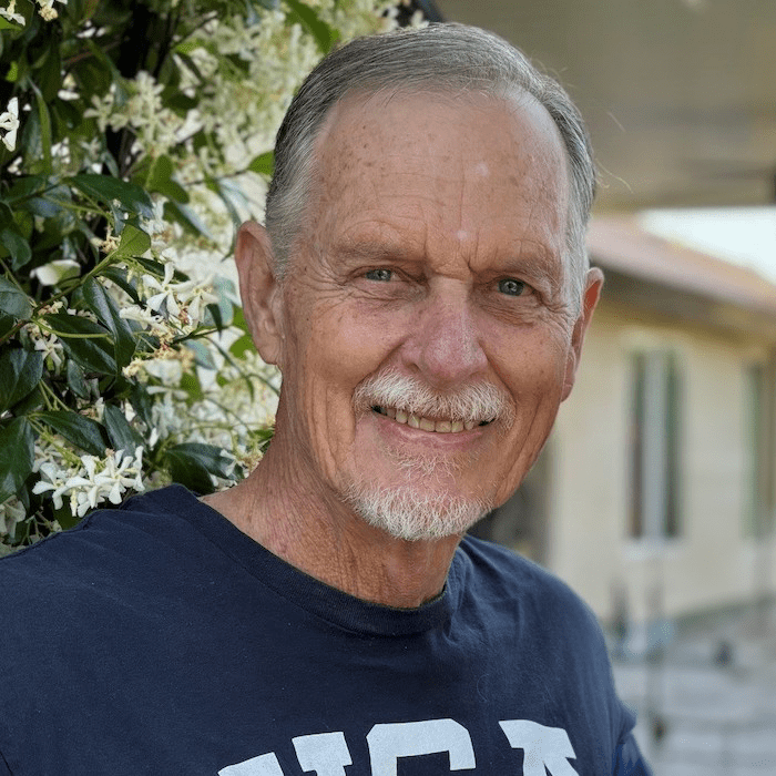 headshot_David Thompson